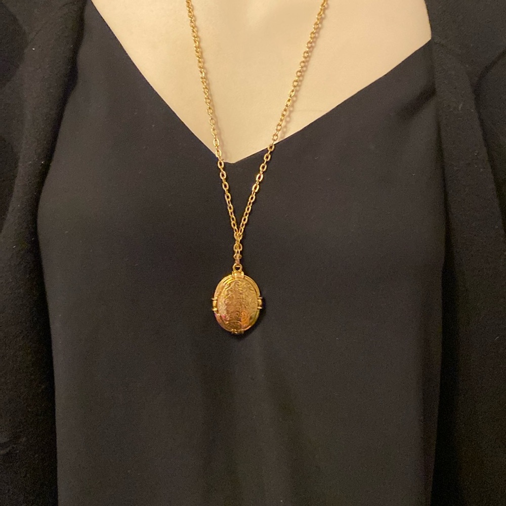 Avon Jewelry, Goldtone 2 photo Vintage Locket Flower Necklace